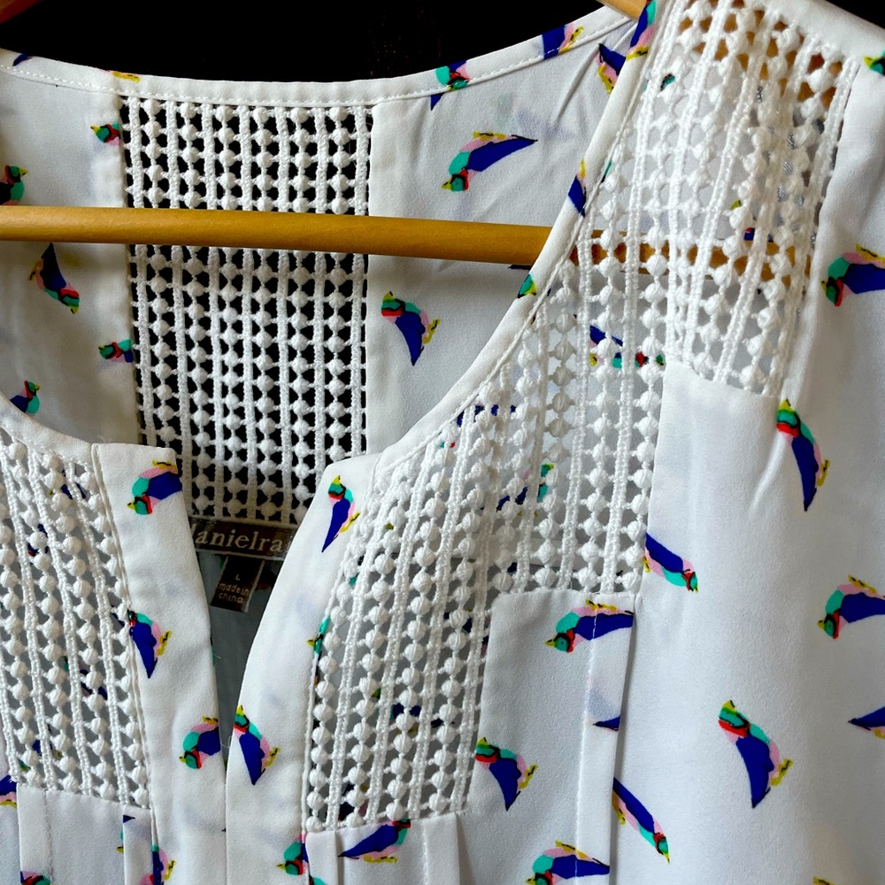 Daniel Rainn bird print summery blouse
